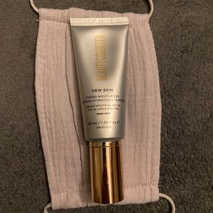Dew Skin Tinted Moisturizer - Light